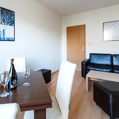 Charming 1 Bedroom For 2 People アパート