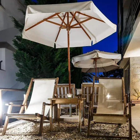 Charming 1 Bedroom For 2 People Apartment *
